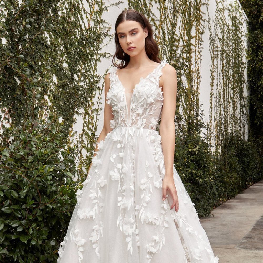 NEW LONG SLEEVELESS WEDDING BALL GOWN EMBROIDERED WITH FLORAL LEAVES AL A1042W - Picture 4 of 9